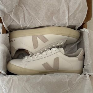 Veja Campo Sneaker in White - Size 10